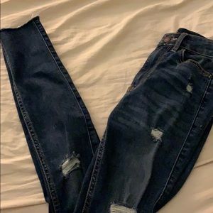 ⚡️flash sale⚡️ Hollister women’s ripped jeans